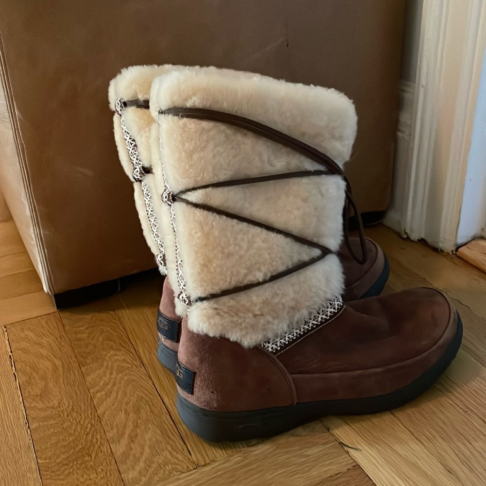 Gently worn UGG brand size 8 boots. Brownish-burgundy/cream. Water resistant.